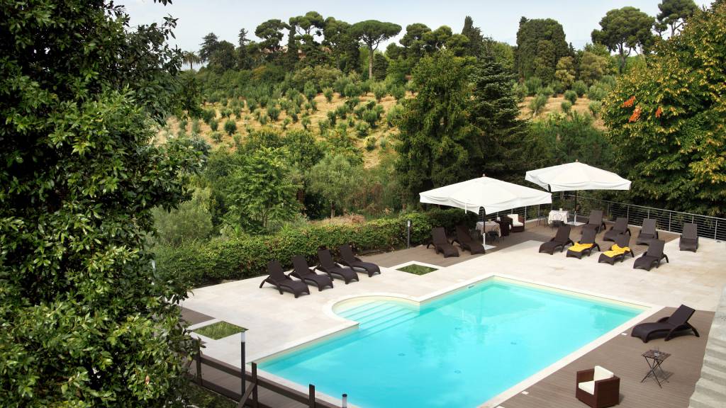 hotel-villa-mercede-pool-frascati-25