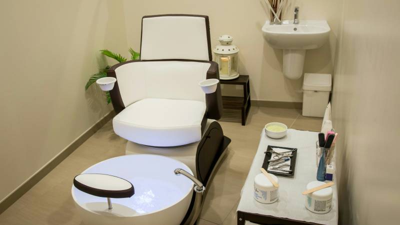 Spa-Beauty-Villa-Mercede-Frascati-pedicure-chair-spa-11-05-16-17